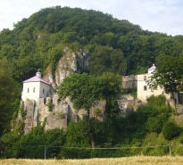 Veľká Skalka – benediktínsky kláštor, kostol a jaskyňa